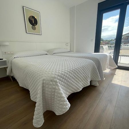 Hostal Montevideo Beachfront Nigrán Buitenkant foto