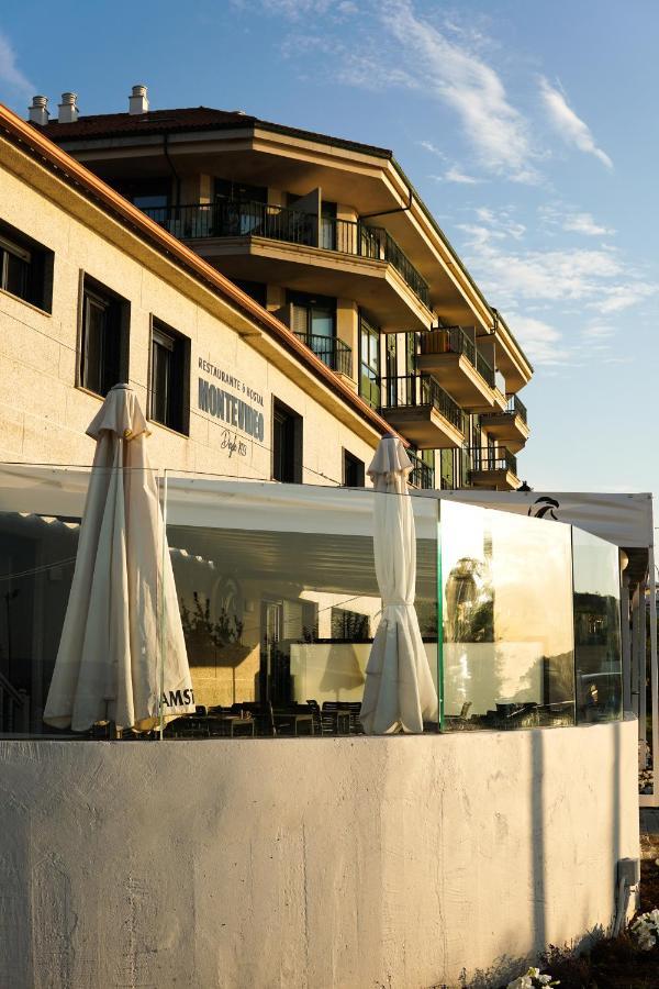 Hostal Montevideo Beachfront Nigrán Buitenkant foto