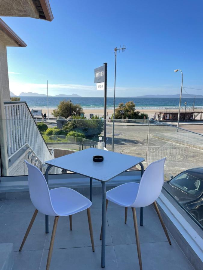 Hostal Montevideo Beachfront Nigrán Buitenkant foto