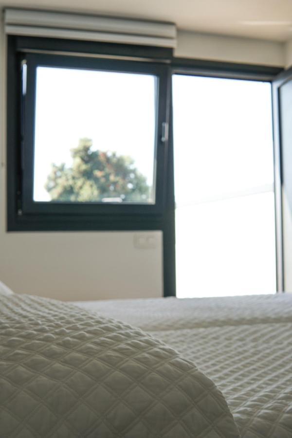 Hostal Montevideo Beachfront Nigrán Buitenkant foto