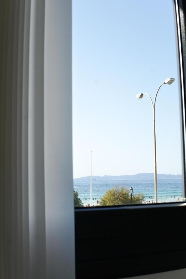 Hostal Montevideo Beachfront Nigrán Buitenkant foto