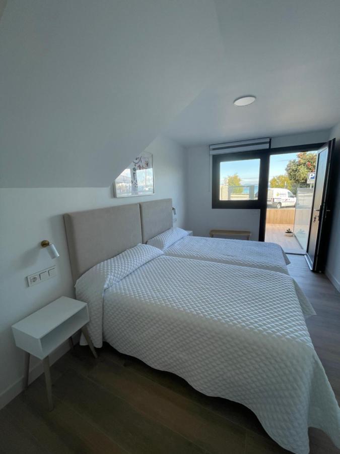 Hostal Montevideo Beachfront Nigrán Buitenkant foto