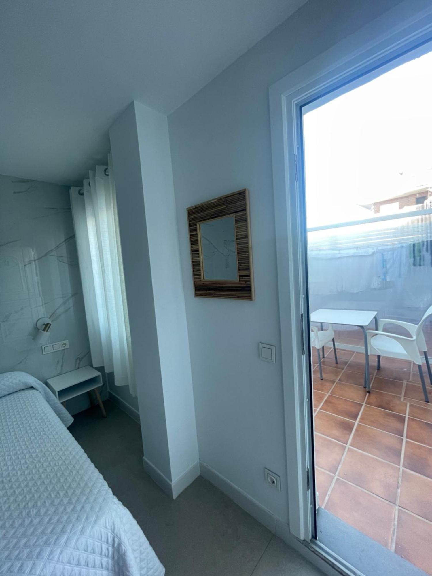 Hostal Montevideo Beachfront Nigrán Buitenkant foto