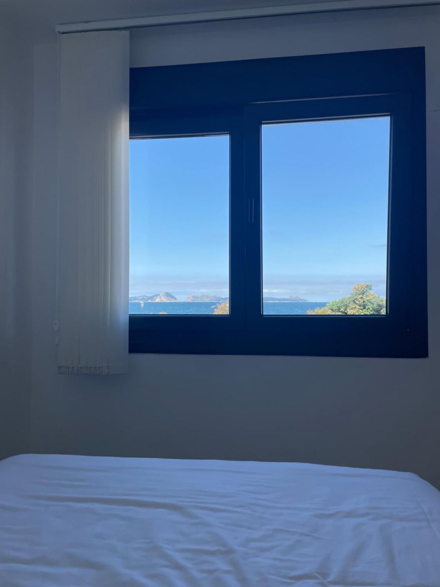 Hostal Montevideo Beachfront Nigrán Buitenkant foto